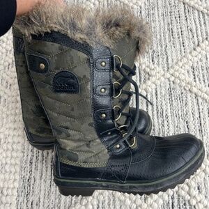 SOREL Women's CAMO waterproof insulated Tofino II Snow boots 7.5